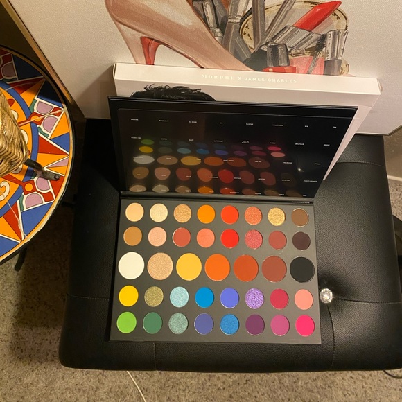 James Charles Morphe palette - Picture 3 of 4